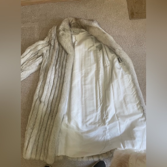 Saga fur coat - Picture 5 of 7